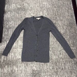 Classic V-Neck Ribbed Button-Front Women's Sweater - Gray